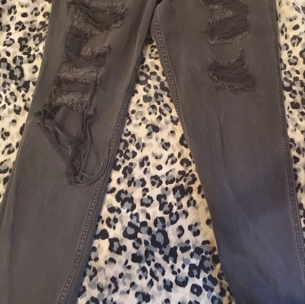 HOLLISTER BLACK JEANS sz 28/27 High Rise Mom Jeans.